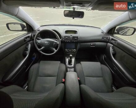 Черный Тойота Авенсис, объемом двигателя 2 л и пробегом 350 тыс. км за 4999 $, фото 17 на Automoto.ua