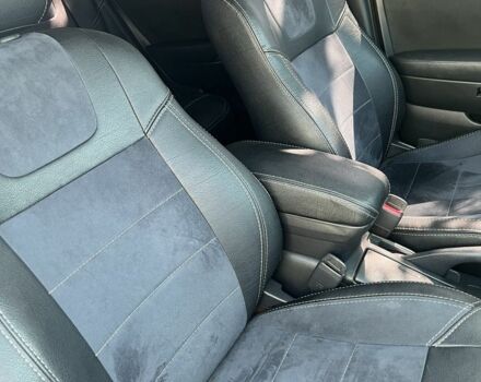 Чорний Тойота Авенсіс, об'ємом двигуна 1.8 л та пробігом 216 тис. км за 6600 $, фото 7 на Automoto.ua