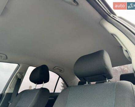 Чорний Тойота Авенсіс, об'ємом двигуна 1.79 л та пробігом 180 тис. км за 7590 $, фото 27 на Automoto.ua