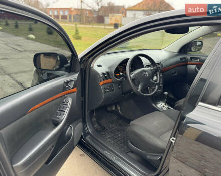 Черный Тойота Авенсис, объемом двигателя 1.8 л и пробегом 178 тыс. км за 7150 $, фото 13 на Automoto.ua