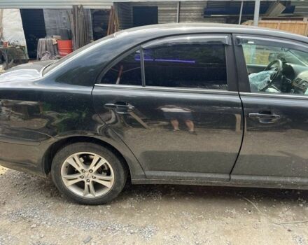 Черный Тойота Авенсис, объемом двигателя 1.8 л и пробегом 1000 тыс. км за 4000 $, фото 4 на Automoto.ua