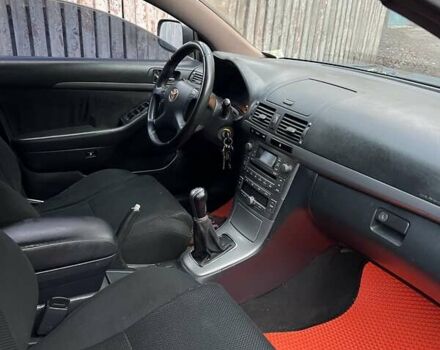 Черный Тойота Авенсис, объемом двигателя 1.8 л и пробегом 250 тыс. км за 6000 $, фото 1 на Automoto.ua