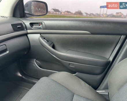 Чорний Тойота Авенсіс, об'ємом двигуна 1.79 л та пробігом 180 тис. км за 7590 $, фото 23 на Automoto.ua
