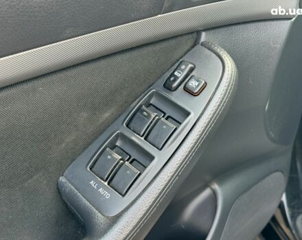 Чорний Тойота Авенсіс, об'ємом двигуна 2 л та пробігом 264 тис. км за 7190 $, фото 11 на Automoto.ua