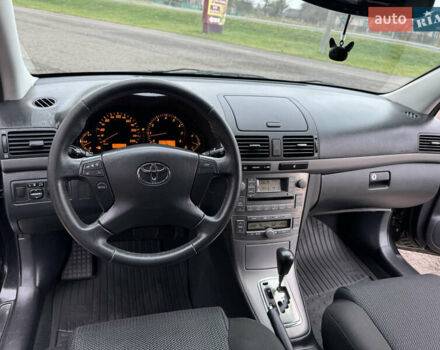 Чорний Тойота Авенсіс, об'ємом двигуна 1.79 л та пробігом 180 тис. км за 7590 $, фото 15 на Automoto.ua