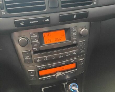 Черный Тойота Авенсис, объемом двигателя 1.8 л и пробегом 333 тыс. км за 5000 $, фото 4 на Automoto.ua