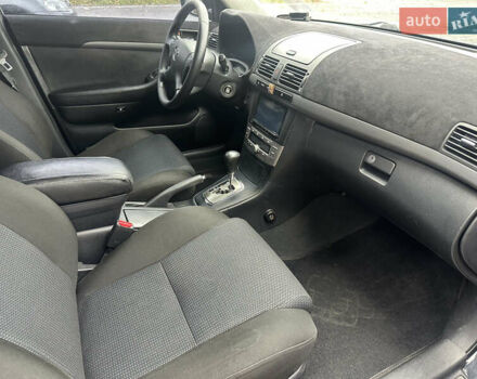 Черный Тойота Авенсис, объемом двигателя 1.79 л и пробегом 255 тыс. км за 6900 $, фото 10 на Automoto.ua