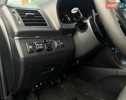 Черный Тойота Авенсис, объемом двигателя 2 л и пробегом 270 тыс. км за 9500 $, фото 12 на Automoto.ua
