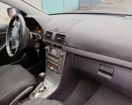 Черный Тойота Авенсис, объемом двигателя 1.8 л и пробегом 256 тыс. км за 7999 $, фото 14 на Automoto.ua