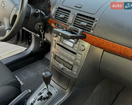 Черный Тойота Авенсис, объемом двигателя 1.8 л и пробегом 98 тыс. км за 10300 $, фото 66 на Automoto.ua