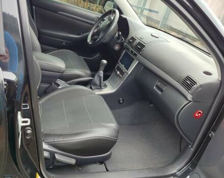 Черный Тойота Авенсис, объемом двигателя 1.8 л и пробегом 163 тыс. км за 8000 $, фото 13 на Automoto.ua