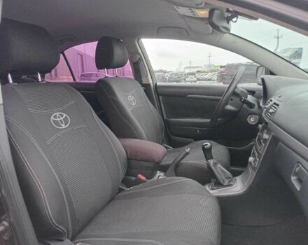 Черный Тойота Авенсис, объемом двигателя 1.8 л и пробегом 297 тыс. км за 7440 $, фото 10 на Automoto.ua