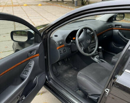 Черный Тойота Авенсис, объемом двигателя 1.8 л и пробегом 262 тыс. км за 6700 $, фото 10 на Automoto.ua
