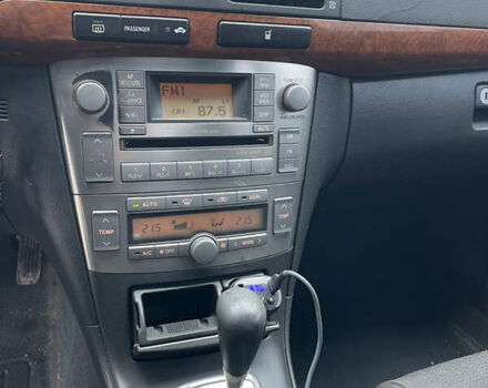 Чорний Тойота Авенсіс, об'ємом двигуна 1.8 л та пробігом 265 тис. км за 6300 $, фото 16 на Automoto.ua