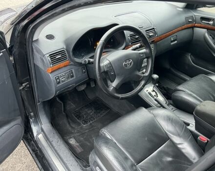 Черный Тойота Авенсис, объемом двигателя 1.8 л и пробегом 242 тыс. км за 6800 $, фото 4 на Automoto.ua