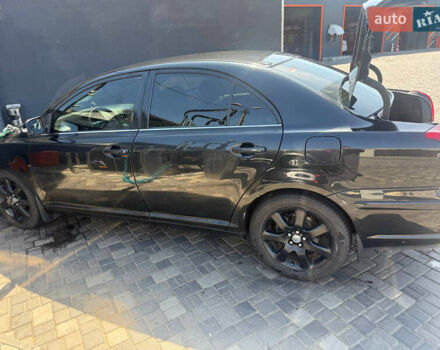 Чорний Тойота Авенсіс, об'ємом двигуна 2 л та пробігом 210 тис. км за 7500 $, фото 4 на Automoto.ua