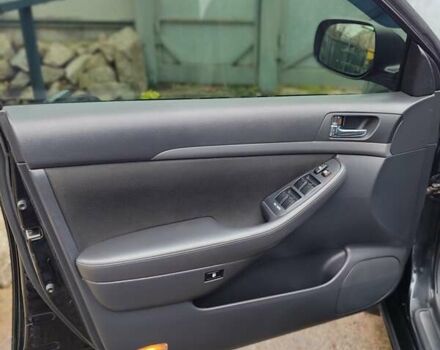 Черный Тойота Авенсис, объемом двигателя 1.8 л и пробегом 163 тыс. км за 8000 $, фото 6 на Automoto.ua