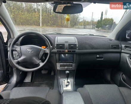 Черный Тойота Авенсис, объемом двигателя 1.79 л и пробегом 255 тыс. км за 6900 $, фото 6 на Automoto.ua