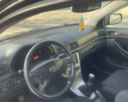 Черный Тойота Авенсис, объемом двигателя 1.79 л и пробегом 130 тыс. км за 7500 $, фото 13 на Automoto.ua