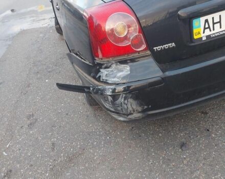 Черный Тойота Авенсис, объемом двигателя 1.8 л и пробегом 180 тыс. км за 2000 $, фото 1 на Automoto.ua