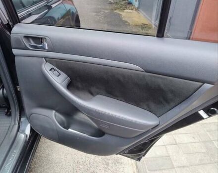 Черный Тойота Авенсис, объемом двигателя 1.8 л и пробегом 256 тыс. км за 7999 $, фото 9 на Automoto.ua