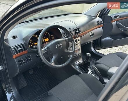 Чорний Тойота Авенсіс, об'ємом двигуна 1.8 л та пробігом 136 тис. км за 8300 $, фото 37 на Automoto.ua