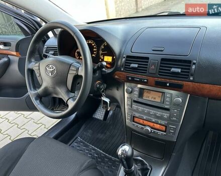 Чорний Тойота Авенсіс, об'ємом двигуна 1.8 л та пробігом 136 тис. км за 8300 $, фото 53 на Automoto.ua