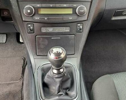 Чорний Тойота Авенсіс, об'ємом двигуна 1.6 л та пробігом 113 тис. км за 9500 $, фото 25 на Automoto.ua