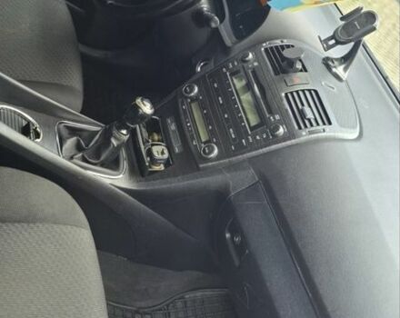 Чорний Тойота Авенсіс, об'ємом двигуна 2.2 л та пробігом 175 тис. км за 8300 $, фото 3 на Automoto.ua