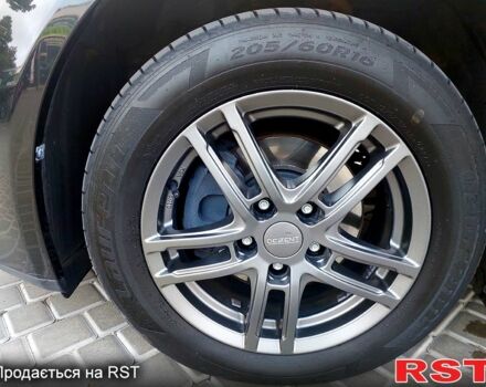 Черный Тойота Авенсис, объемом двигателя 1.8 л и пробегом 175 тыс. км за 9500 $, фото 4 на Automoto.ua