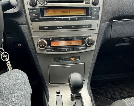 Черный Тойота Авенсис, объемом двигателя 1.8 л и пробегом 220 тыс. км за 8400 $, фото 4 на Automoto.ua