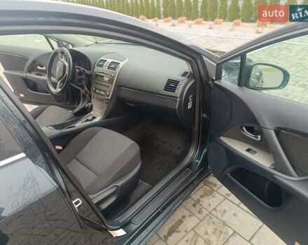 Чорний Тойота Авенсіс, об'ємом двигуна 1.8 л та пробігом 243 тис. км за 8550 $, фото 10 на Automoto.ua