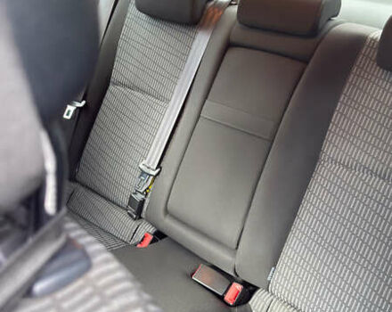 Чорний Тойота Авенсіс, об'ємом двигуна 1.8 л та пробігом 172 тис. км за 8700 $, фото 3 на Automoto.ua