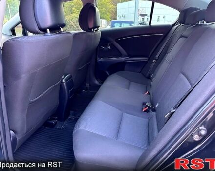 Черный Тойота Авенсис, объемом двигателя 1.8 л и пробегом 175 тыс. км за 9500 $, фото 5 на Automoto.ua