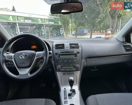 Черный Тойота Авенсис, объемом двигателя 1.8 л и пробегом 175 тыс. км за 9300 $, фото 13 на Automoto.ua