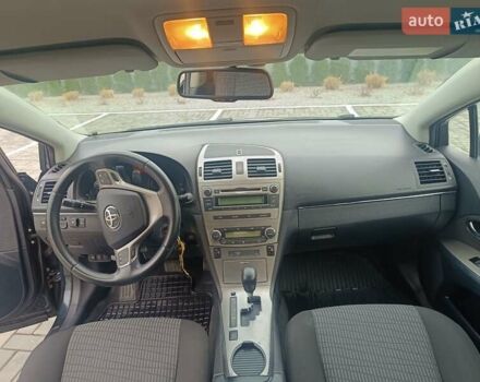 Чорний Тойота Авенсіс, об'ємом двигуна 1.8 л та пробігом 243 тис. км за 8550 $, фото 13 на Automoto.ua