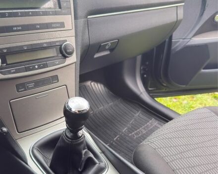 Чорний Тойота Авенсіс, об'ємом двигуна 1.8 л та пробігом 172 тис. км за 8700 $, фото 4 на Automoto.ua