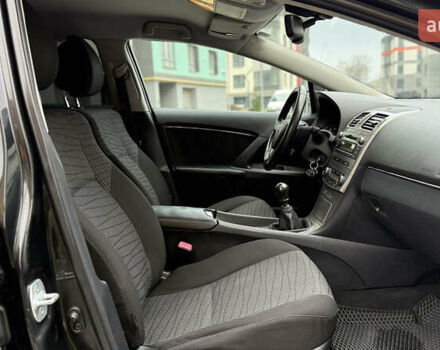 Черный Тойота Авенсис, объемом двигателя 2 л и пробегом 300 тыс. км за 8950 $, фото 34 на Automoto.ua