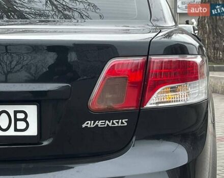 Чорний Тойота Авенсіс, об'ємом двигуна 1.8 л та пробігом 265 тис. км за 8999 $, фото 5 на Automoto.ua