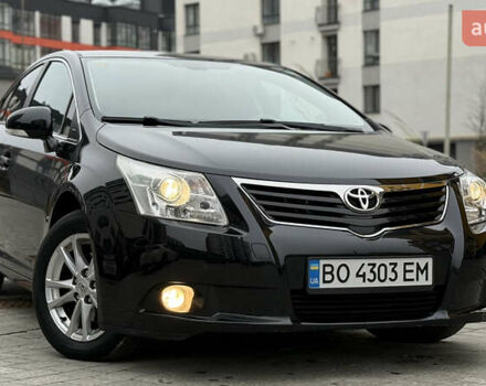 Черный Тойота Авенсис, объемом двигателя 2 л и пробегом 300 тыс. км за 8950 $, фото 1 на Automoto.ua