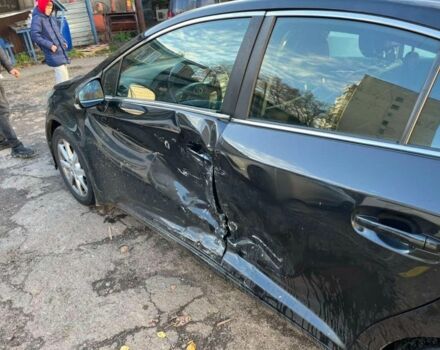 Черный Тойота Авенсис, объемом двигателя 2 л и пробегом 150 тыс. км за 6000 $, фото 3 на Automoto.ua