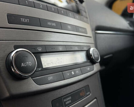 Черный Тойота Авенсис, объемом двигателя 2 л и пробегом 300 тыс. км за 8950 $, фото 29 на Automoto.ua