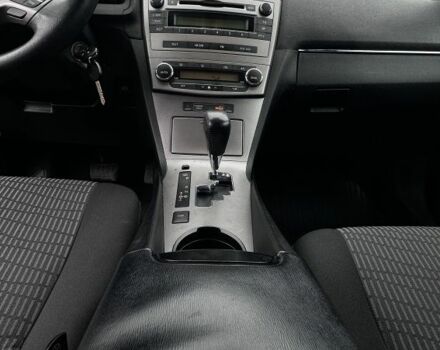 Черный Тойота Авенсис, объемом двигателя 1.8 л и пробегом 221 тыс. км за 7800 $, фото 5 на Automoto.ua