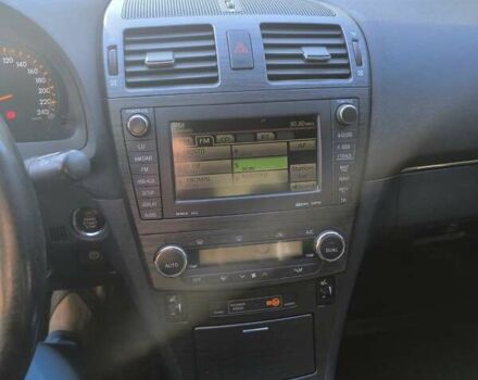 Чорний Тойота Авенсіс, об'ємом двигуна 2 л та пробігом 154 тис. км за 9800 $, фото 5 на Automoto.ua