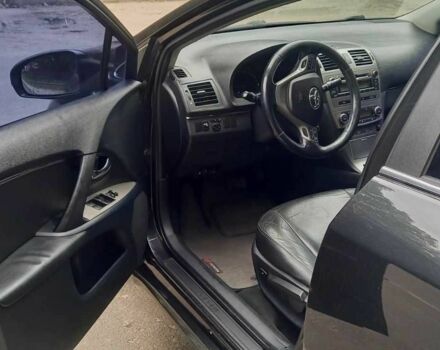 Чорний Тойота Авенсіс, об'ємом двигуна 2 л та пробігом 295 тис. км за 8000 $, фото 6 на Automoto.ua