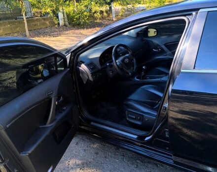 Чорний Тойота Авенсіс, об'ємом двигуна 2 л та пробігом 154 тис. км за 9800 $, фото 3 на Automoto.ua