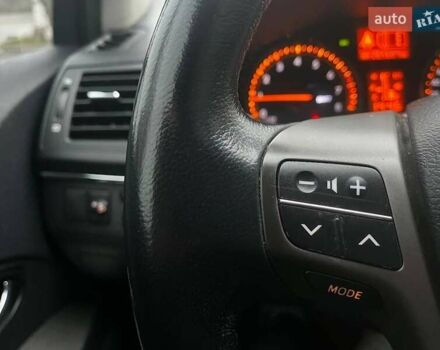 Чорний Тойота Авенсіс, об'ємом двигуна 1.8 л та пробігом 265 тис. км за 8999 $, фото 17 на Automoto.ua