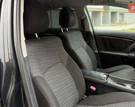 Черный Тойота Авенсис, объемом двигателя 2 л и пробегом 300 тыс. км за 8950 $, фото 35 на Automoto.ua