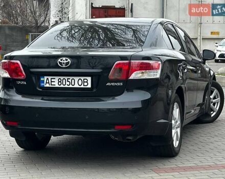 Чорний Тойота Авенсіс, об'ємом двигуна 1.8 л та пробігом 265 тис. км за 8999 $, фото 6 на Automoto.ua