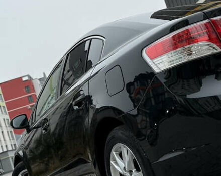 Черный Тойота Авенсис, объемом двигателя 2 л и пробегом 300 тыс. км за 8950 $, фото 19 на Automoto.ua